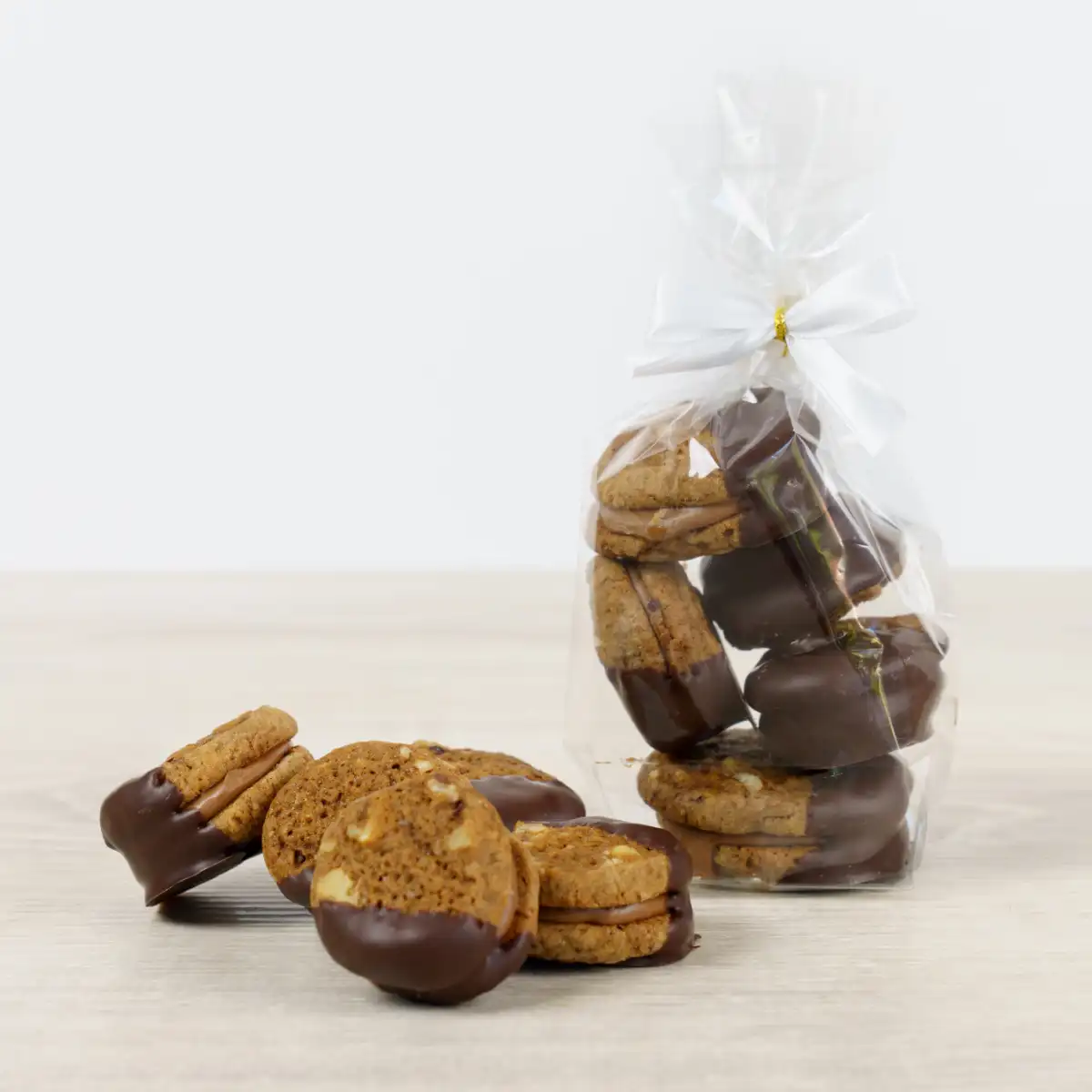 Handgemachte Kaffee-Walnuss-Nougat-Cookies mit Schokoladenüberzug – 7 Sachen Manufaktur