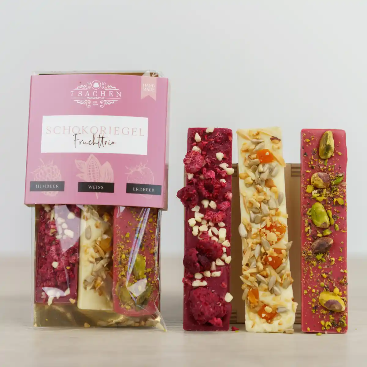 Handgemachtes Schokoriegel-Set „Fruchttrio“ mit Himbeer-, weißer und Erdbeerschokolade aus der 7 Sachen Manufaktur