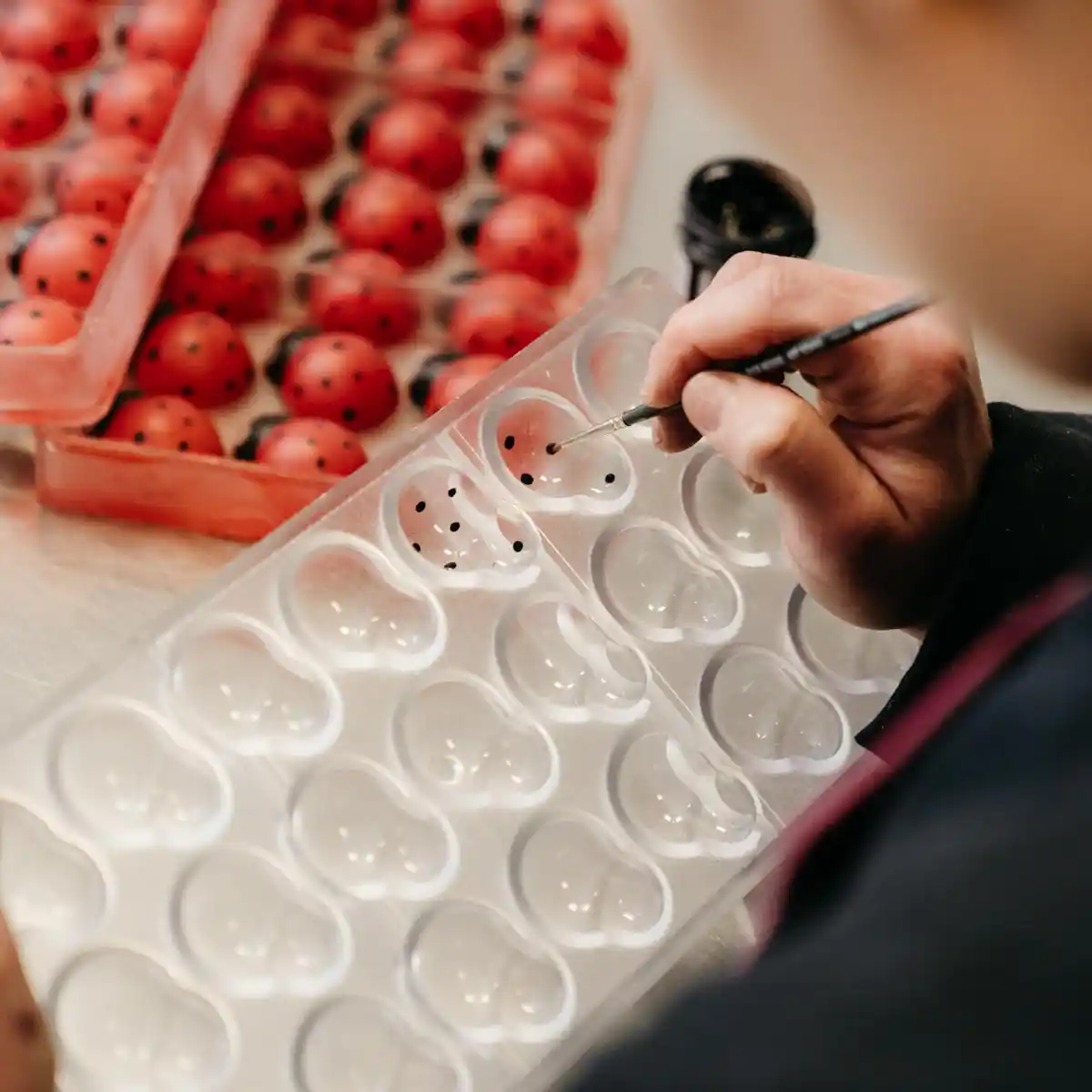 Handbemalte Pralinen – echte Handwerkskunst aus der 7 Sachen Manufaktur Steinhagen