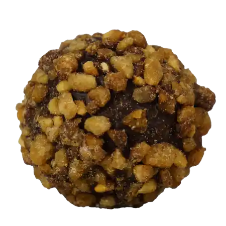 Glühwein-Zimt-Praline mit Haselnusskrokant aus der 7 Sachen Manufaktur