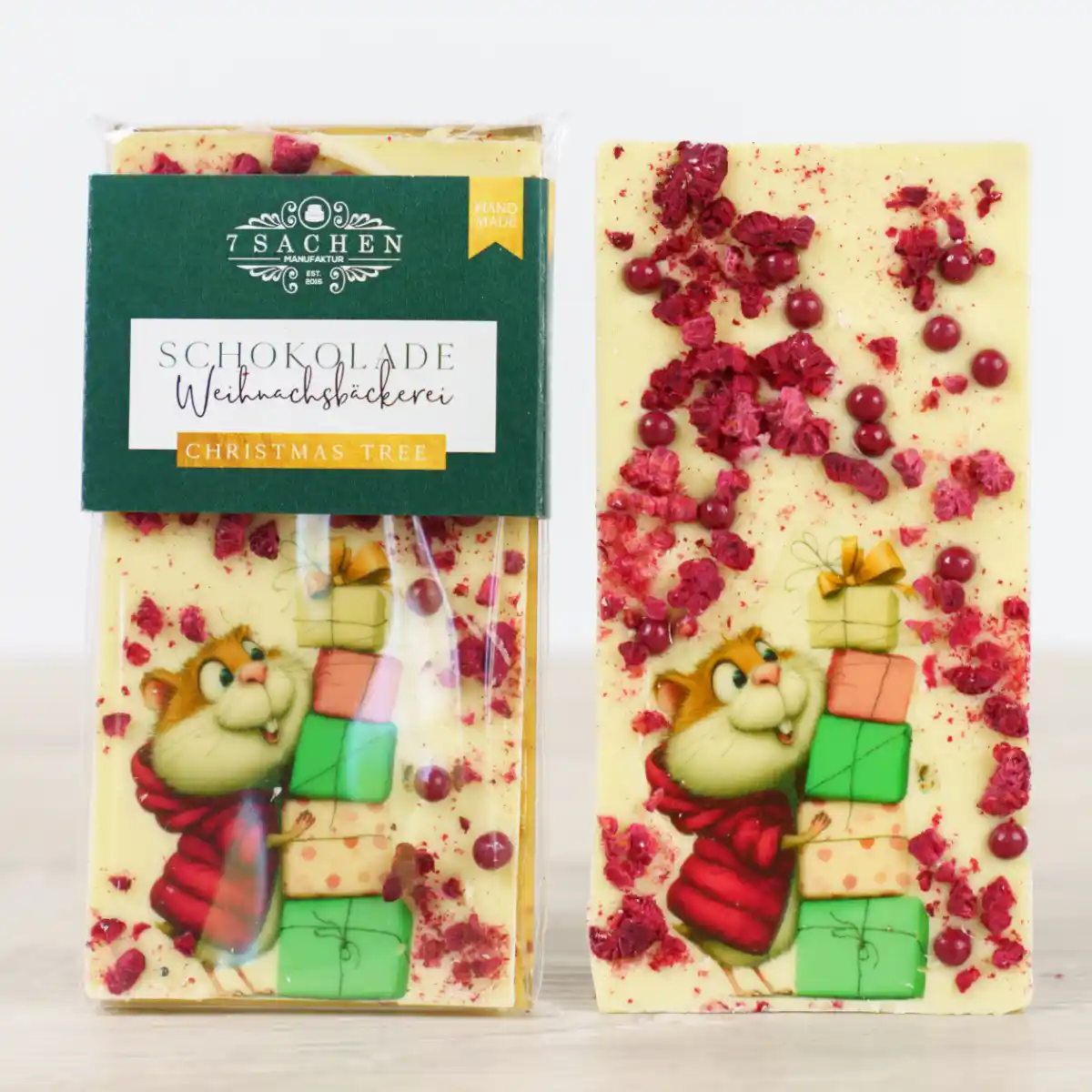 Handgegossene weiße Weihnachtsschokolade mit Motiv Hamster aus der 7 Sachen Manufaktur