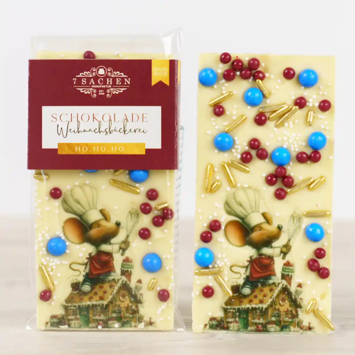 Handgegossene weiße Weihnachtsschokolade mit Motiv Weihnachtsmaus aus der 7 Sachen Manufaktur